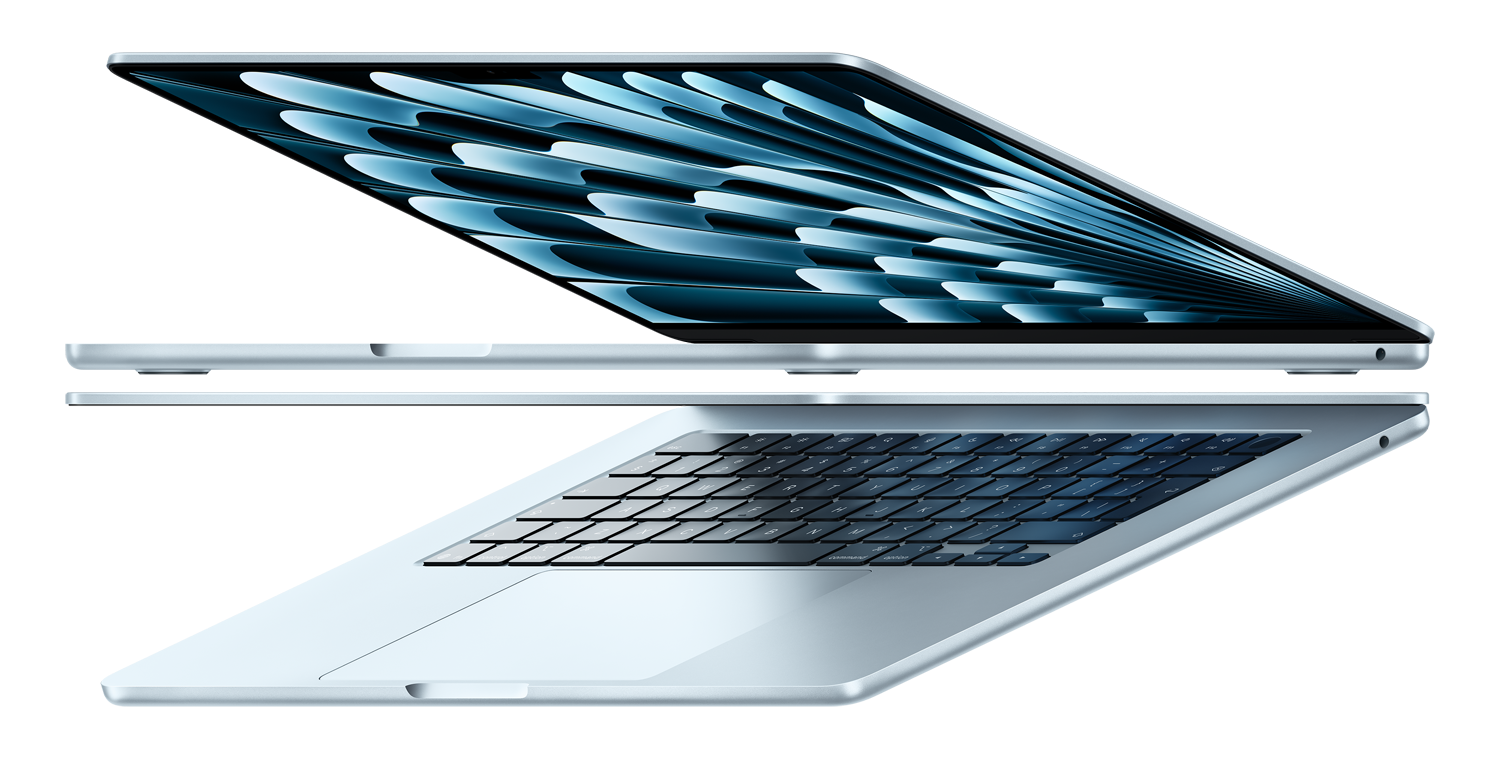 Δύο ανοιχτά φορητά MacBook Air σε γαλάζιο χρώμα που δημιουργούν σχήμα βέλους, δίνοντας έμφαση στο στενό προφίλ